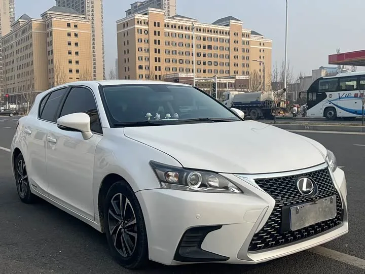 Lexus CT 200h 2021 из Китая — купить под ключ