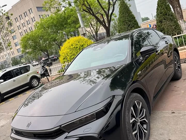Toyota Crown SportCross 2025 из Китая — купить под ключ