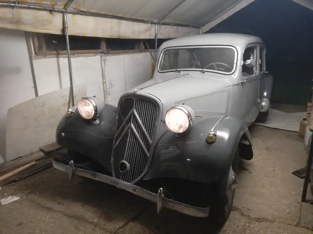 Citroen Traction 1953 из Европы — купить под ключ