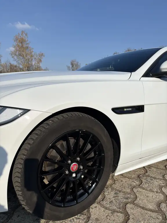 Jaguar XE 2020 из Европы — купить под ключ