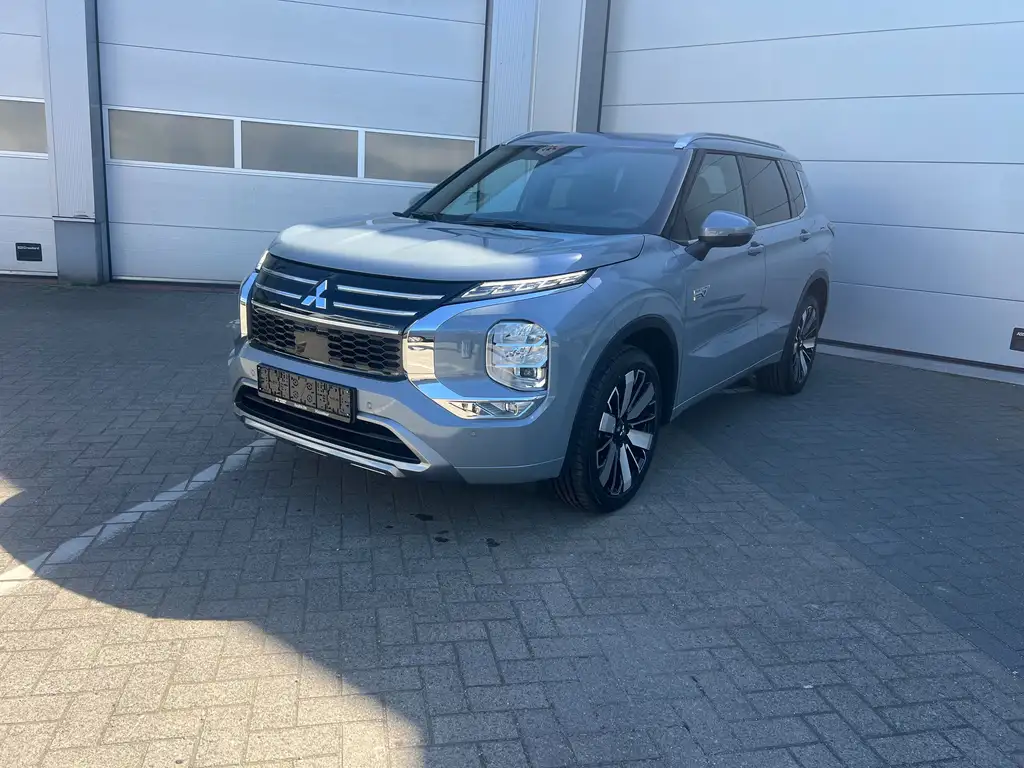Mitsubishi Outlander 2026 из Европы — купить под ключ