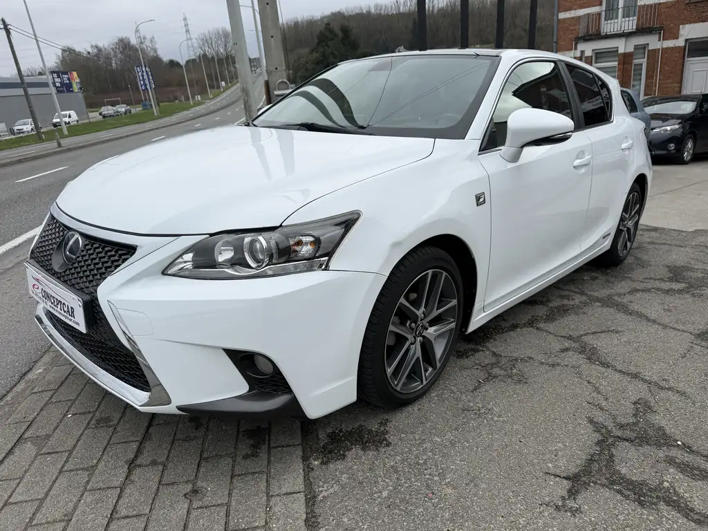 Lexus CT 200h 2015 из Европы — купить под ключ