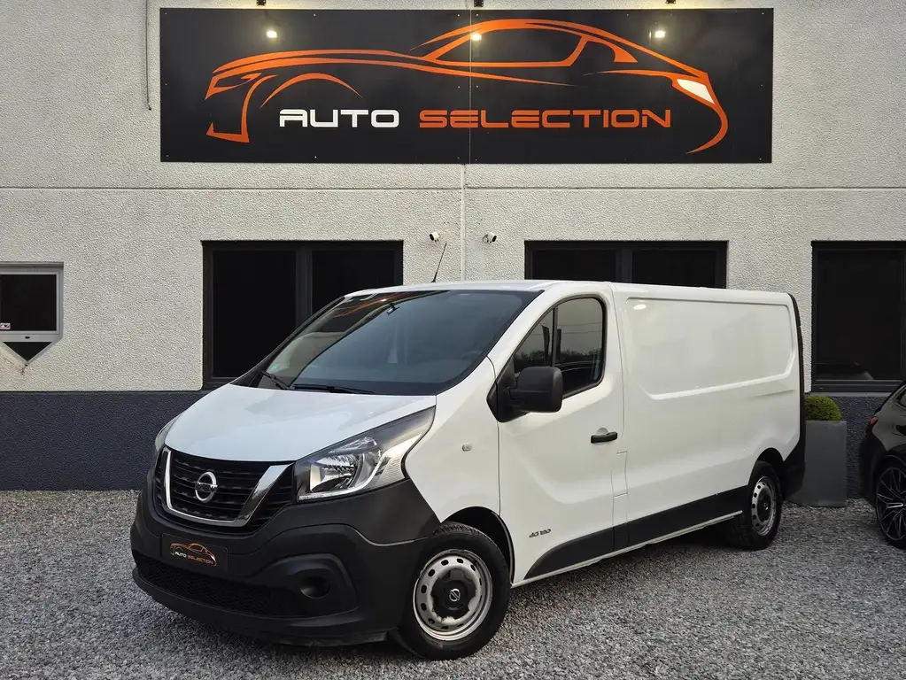 Renault Trafic 2018 из Европы — купить под ключ