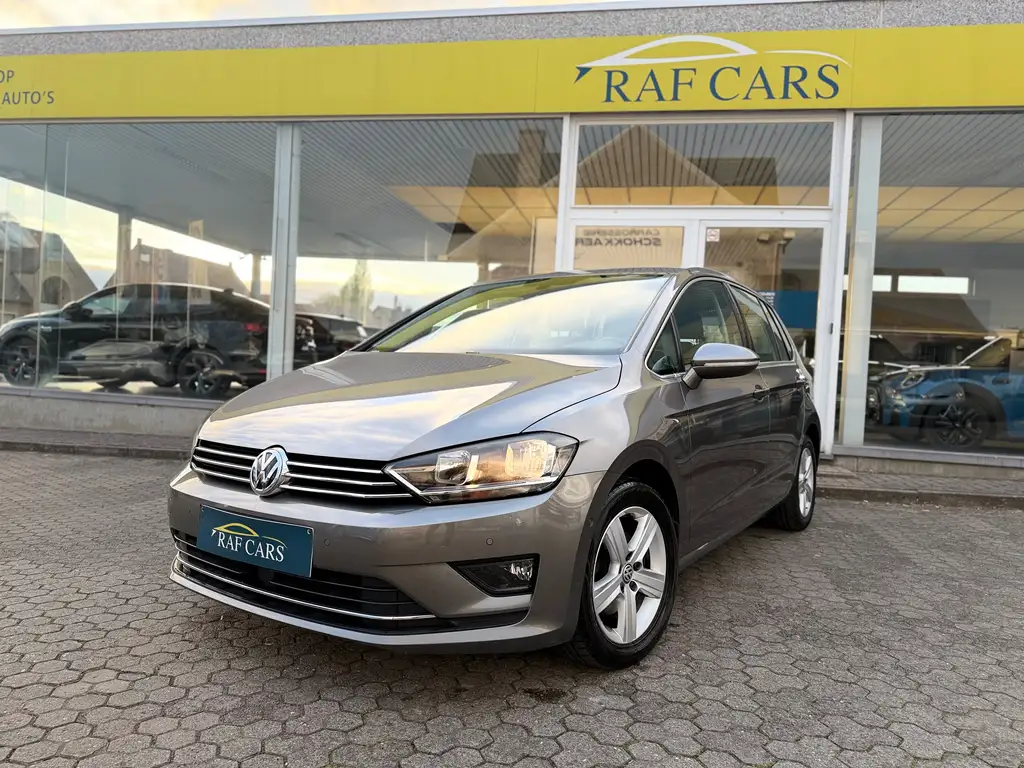 Volkswagen Golf Sportsvan 2015 из Европы — купить под ключ