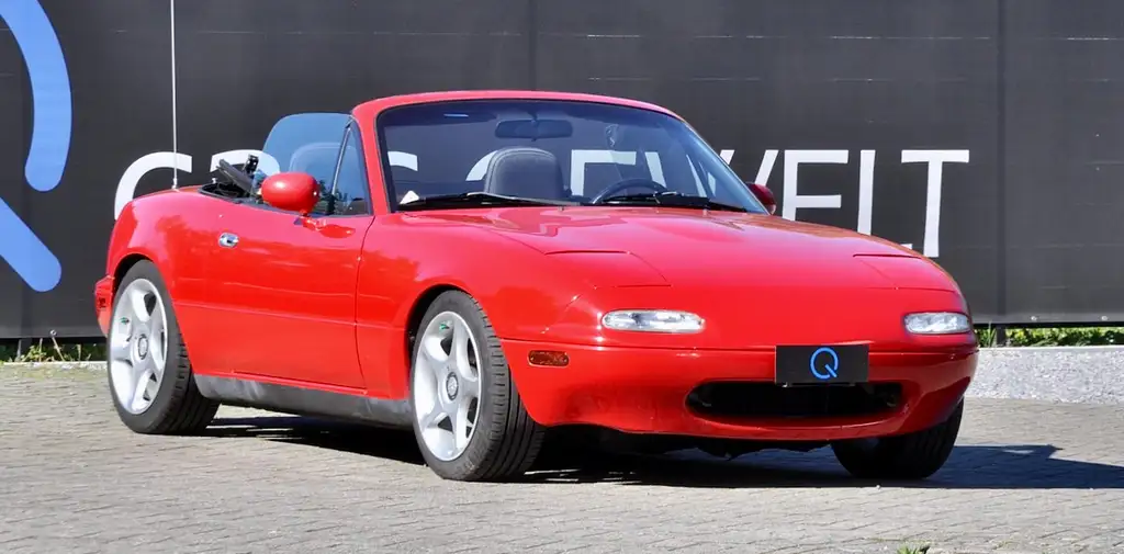 Mazda MX-5 1990 из Европы — купить под ключ