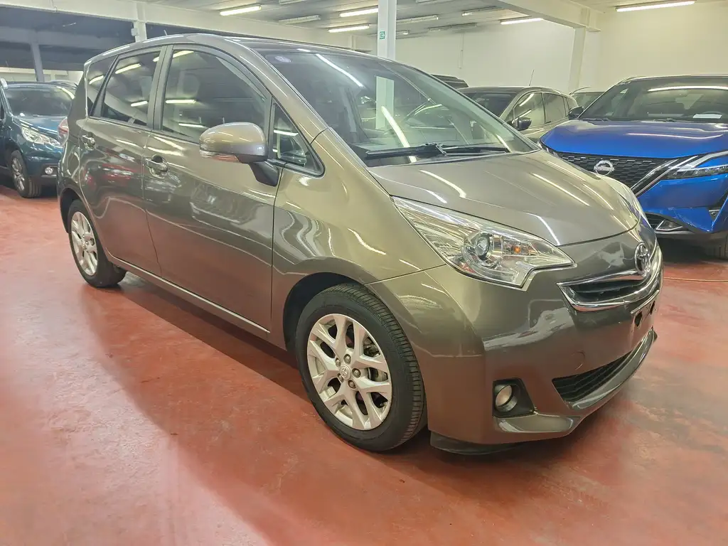 Toyota Verso-S 2015 из Европы — купить под ключ