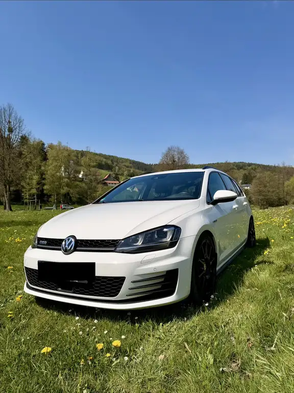 Volkswagen Golf Variant 2016 из Европы — купить под ключ
