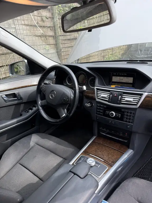 Mercedes-Benz E 300 2011 из Европы — купить под ключ