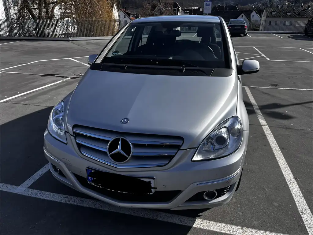 Mercedes-Benz B 180 2011 из Европы — купить под ключ