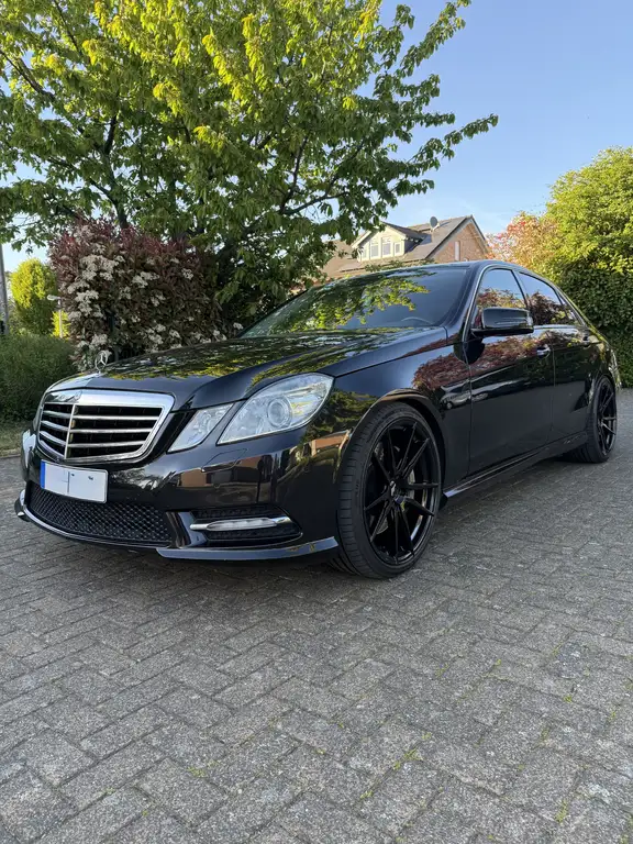 Mercedes-Benz E 500 2012 из Европы — купить под ключ
