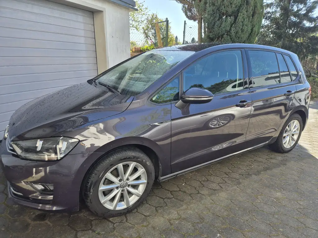 Volkswagen Golf Sportsvan 2015 из Европы — купить под ключ
