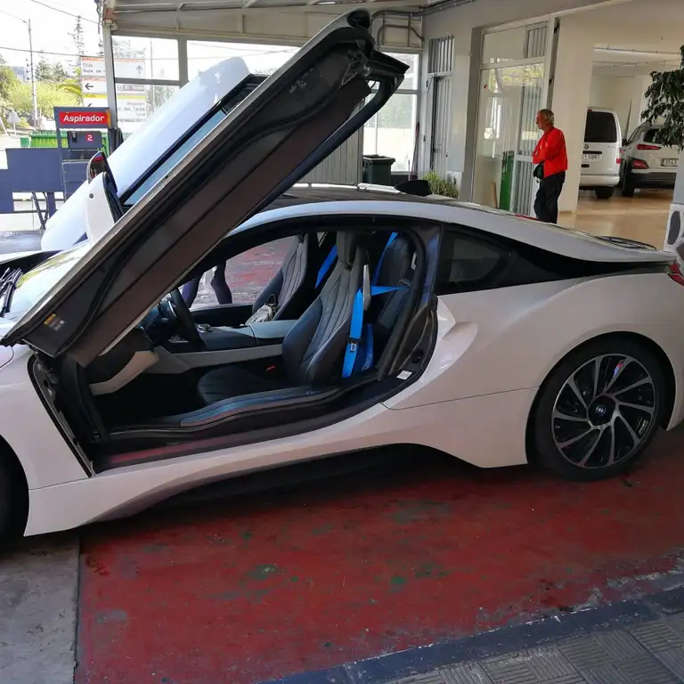 BMW i8 2019 из Европы — купить под ключ