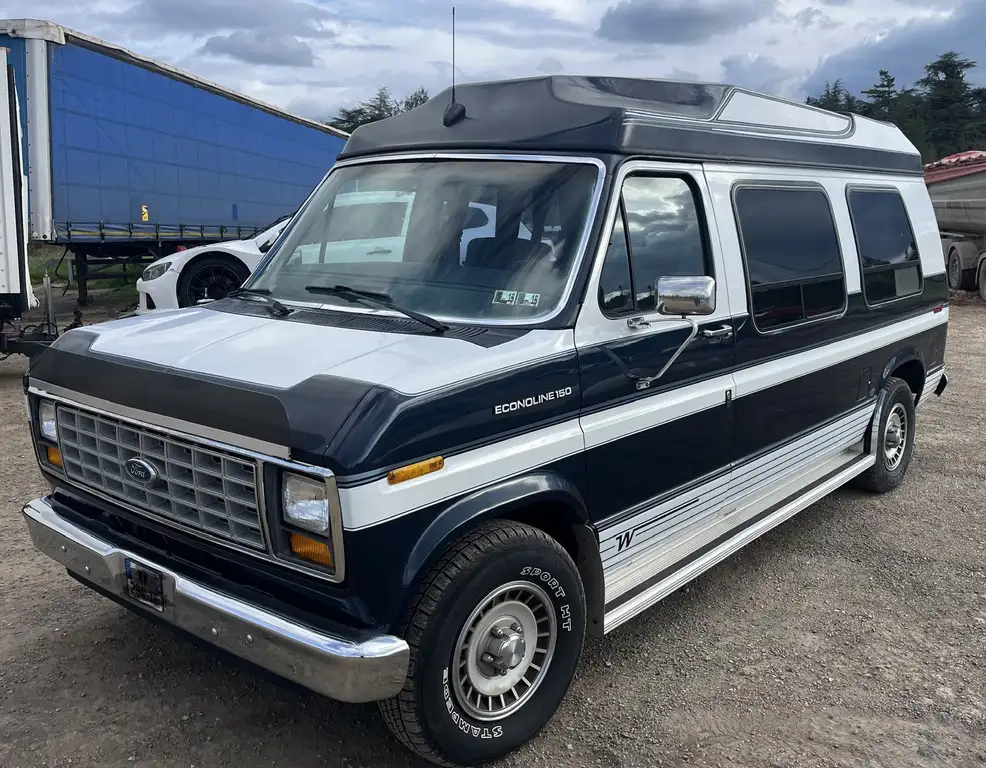 Ford Econoline 1990 из Европы — купить под ключ