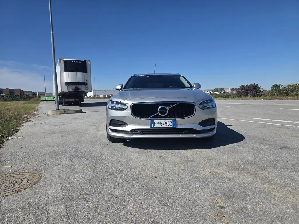 Volvo V90 2018 из Европы — купить под ключ
