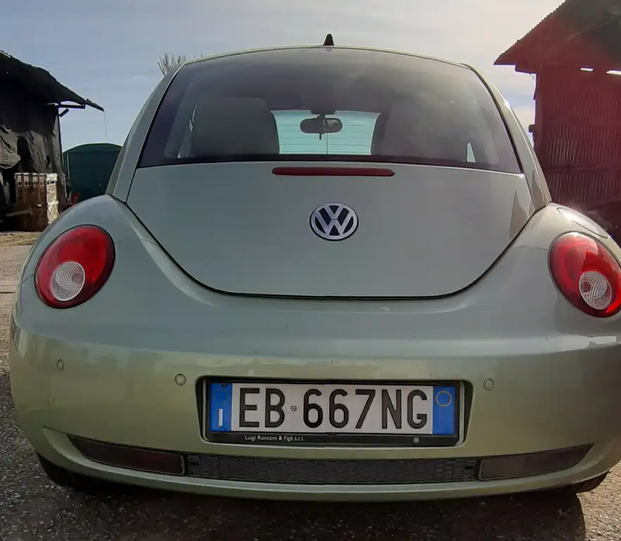 Volkswagen New Beetle 2010 из Европы — купить под ключ