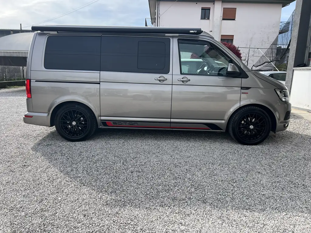 Volkswagen T6 Caravelle 2017 из Европы — купить под ключ
