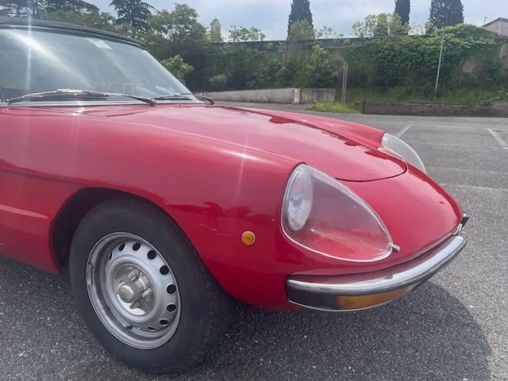 Alfa Romeo Spider 1976 из Европы — купить под ключ