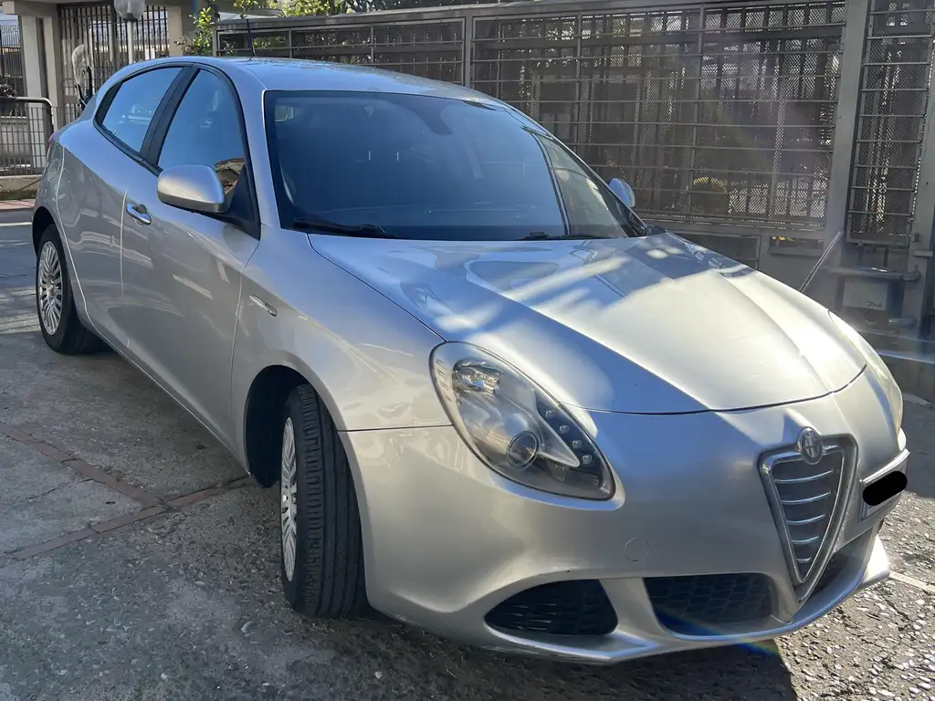 Alfa Romeo Giulietta 2011 из Европы — купить под ключ