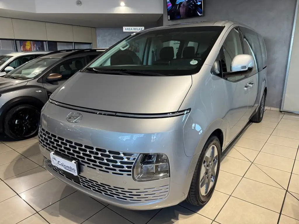 Hyundai STARIA 2023 из Европы — купить под ключ