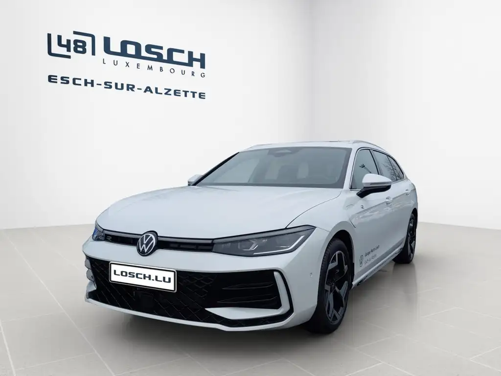 Volkswagen Passat Variant 2026 из Европы — купить под ключ