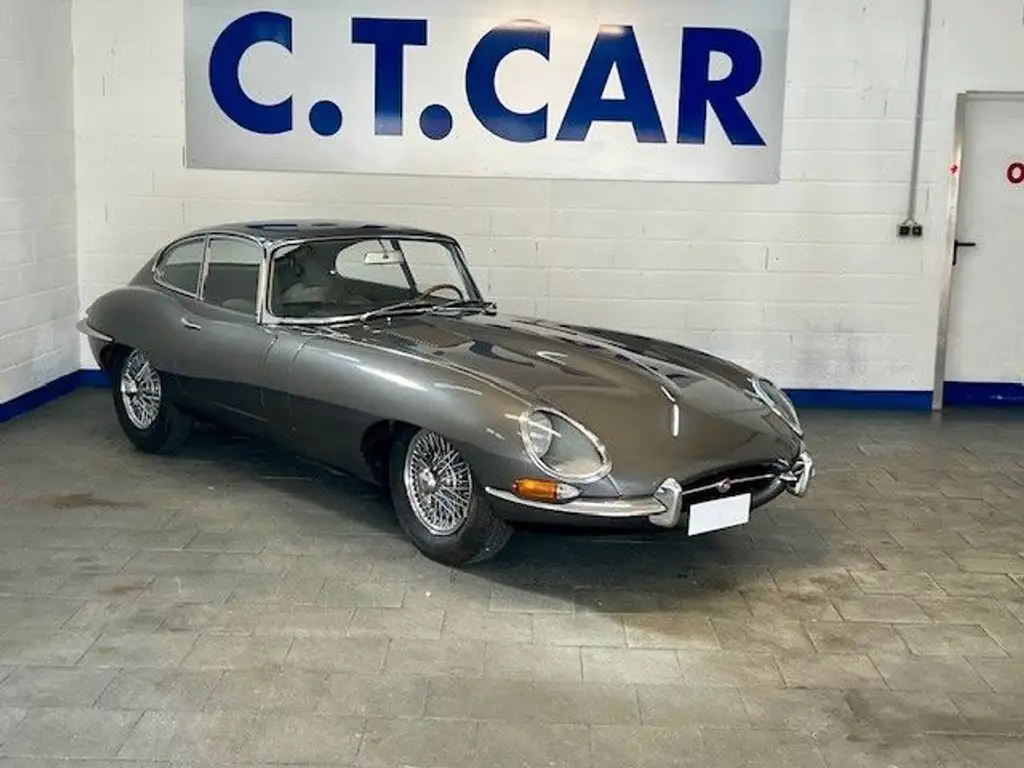 Jaguar E-Type 1963 из Европы — купить под ключ