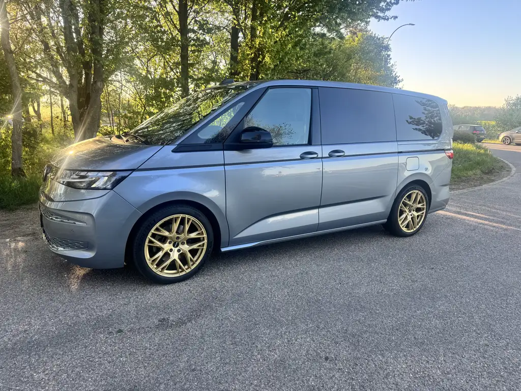 Volkswagen T7 Multivan 2023 из Европы — купить под ключ