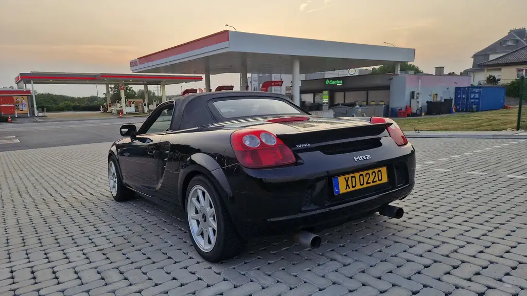 Toyota MR 2 2004 из Европы — купить под ключ
