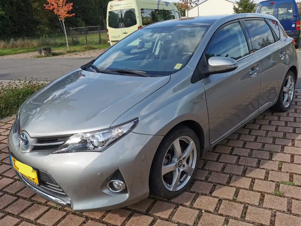 Toyota Auris 2013 из Европы — купить под ключ
