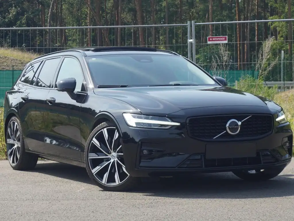 Volvo V60 2023 из Европы — купить под ключ