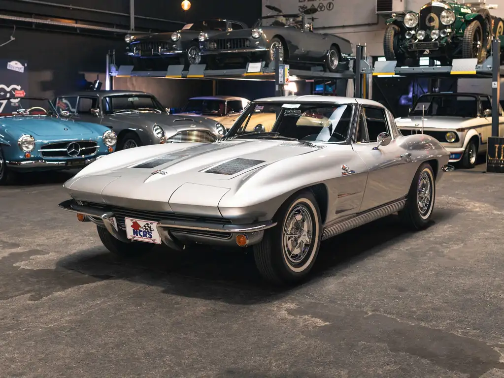 Chevrolet Corvette 1963 из Европы — купить под ключ