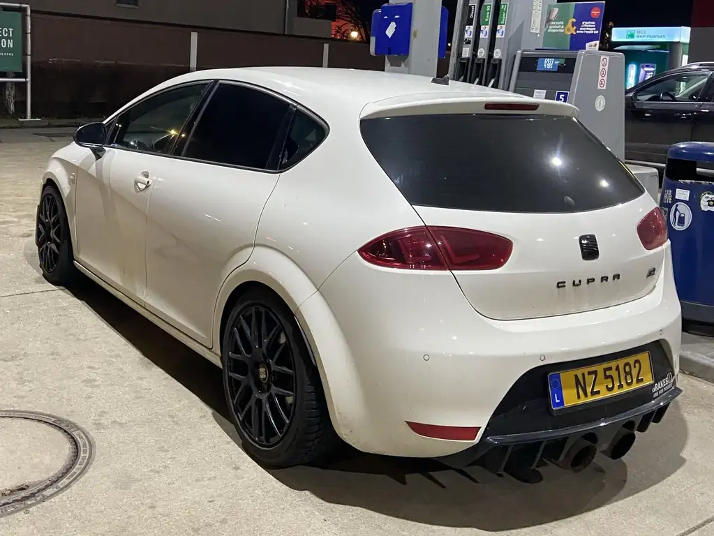 SEAT Leon 2010 из Европы — купить под ключ