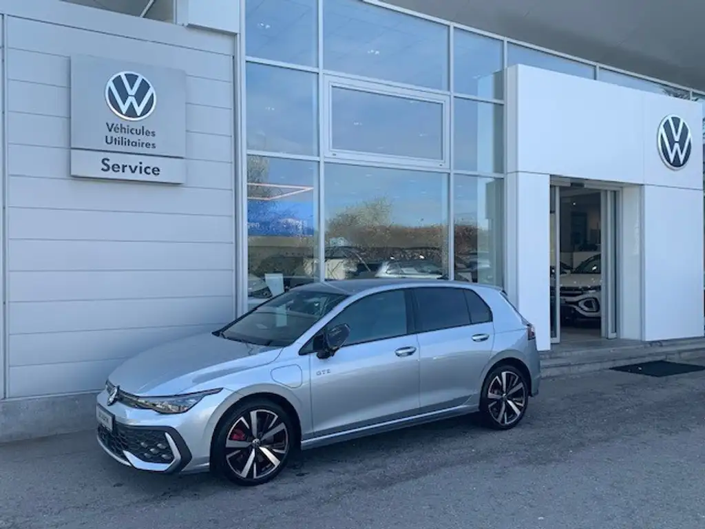 Volkswagen Golf GTE 2025 из Европы — купить под ключ