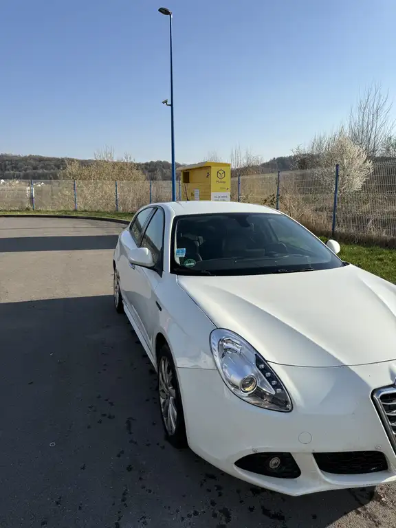 Alfa Romeo Giulietta 2011 из Европы — купить под ключ