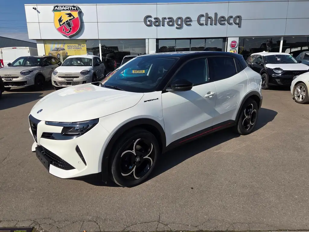 Alfa Romeo Junior 2025 из Европы — купить под ключ