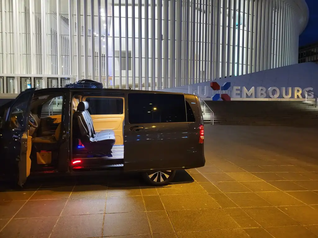 Mercedes-Benz Vito 2023 из Европы — купить под ключ