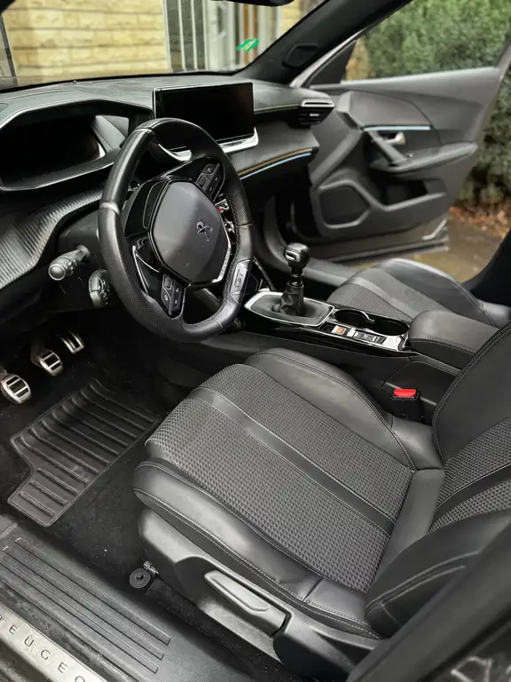 Peugeot 2008 2021 из Европы — купить под ключ