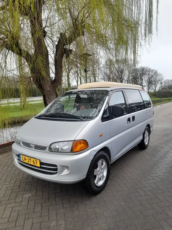 Mitsubishi Space Gear 1996 из Европы — купить под ключ