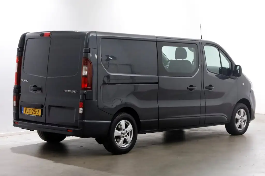 Renault Trafic 2021 из Европы — купить под ключ