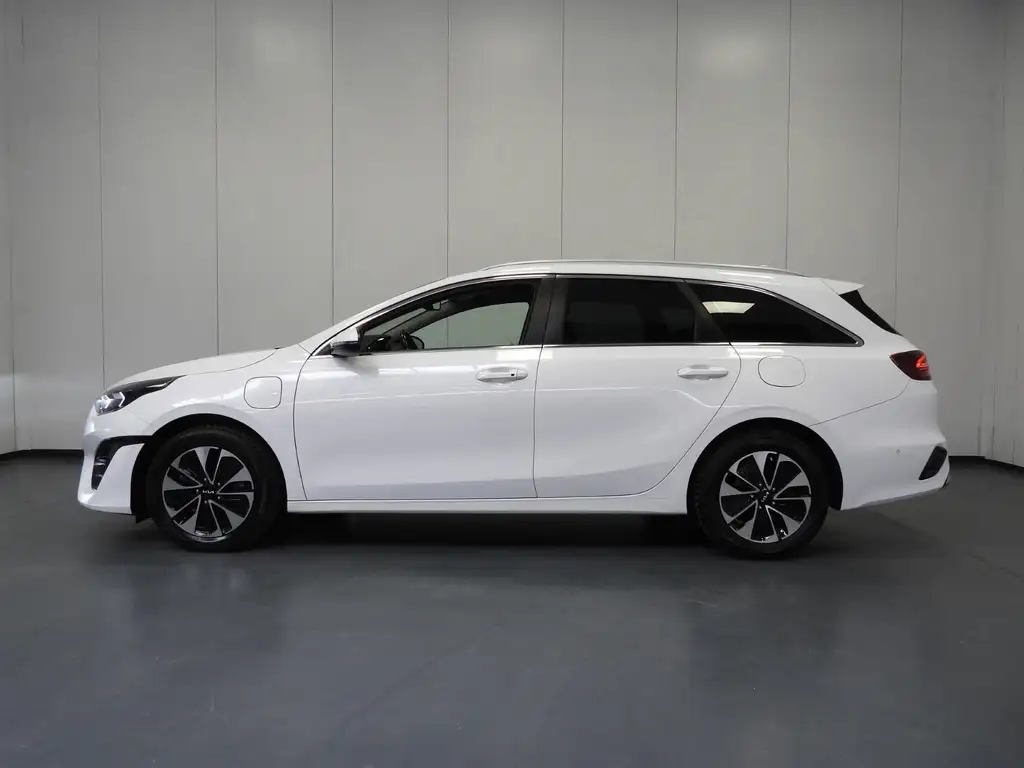 KIA Ceed SW / cee'd SW 2022 из Европы — купить под ключ