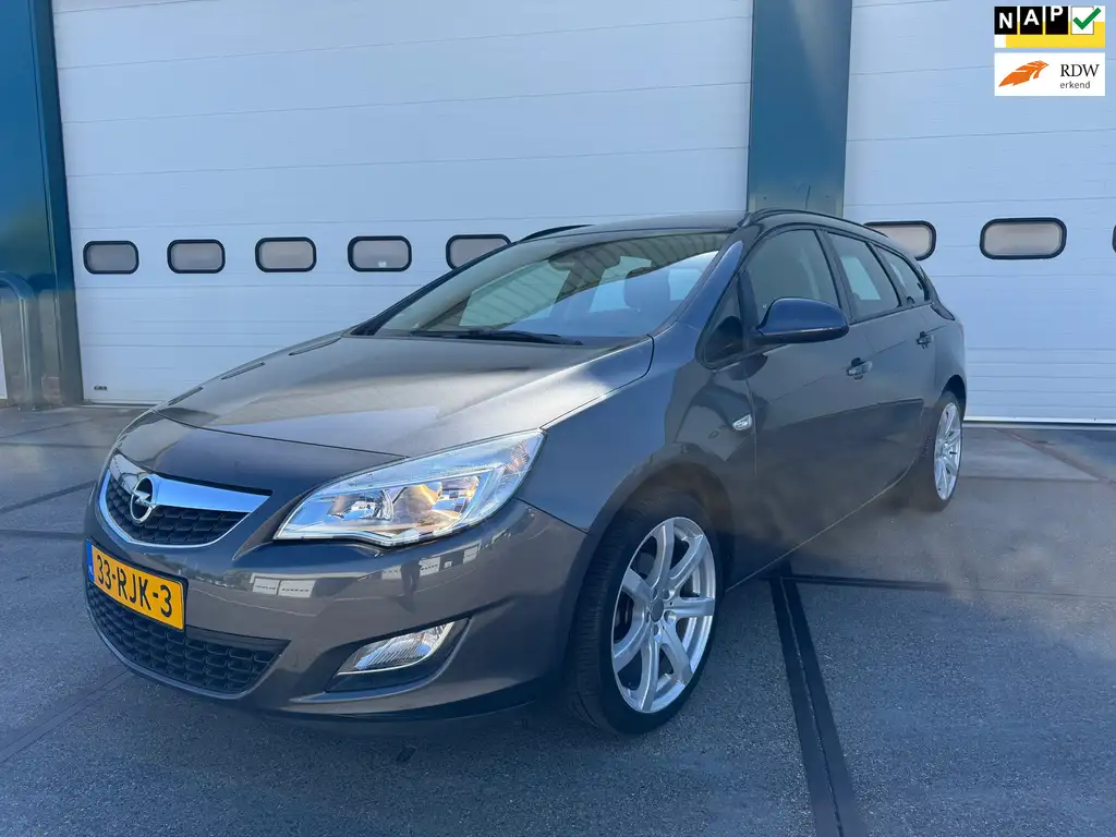 Opel Astra 2011 из Европы — купить под ключ