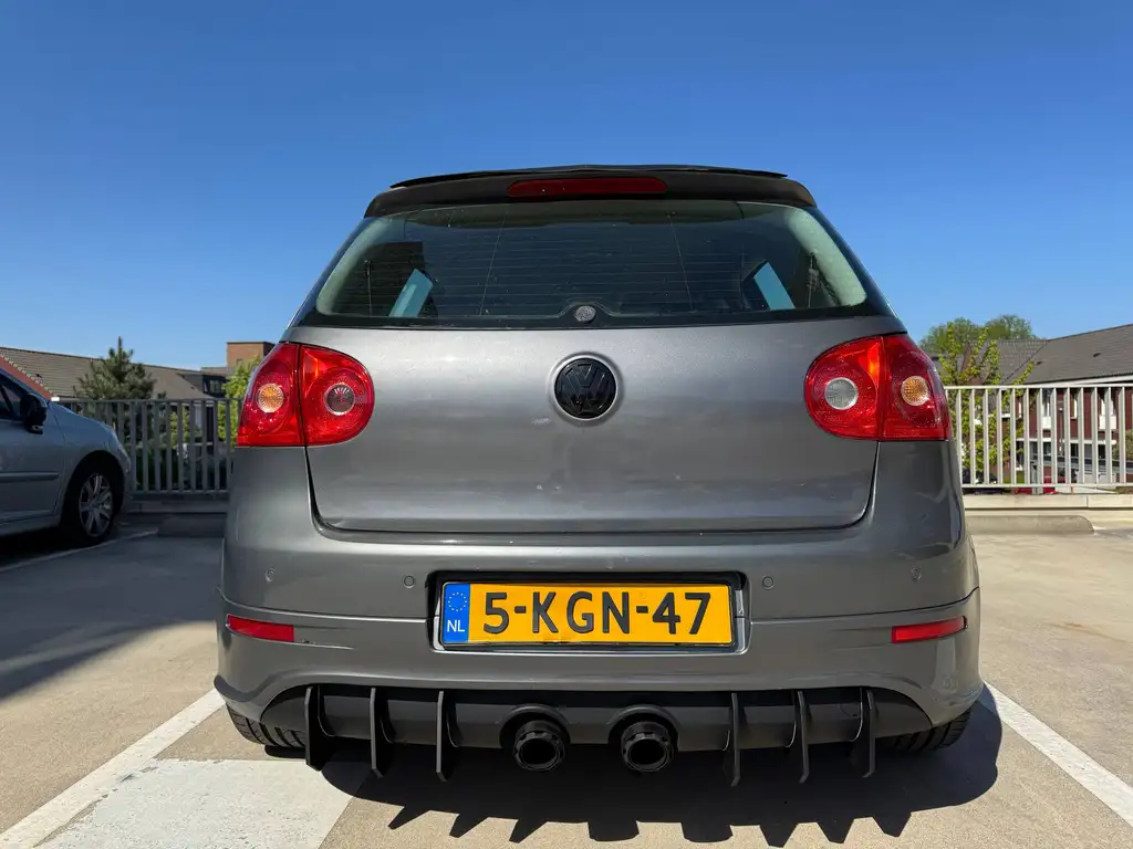 Volkswagen Golf 2005 из Европы — купить под ключ