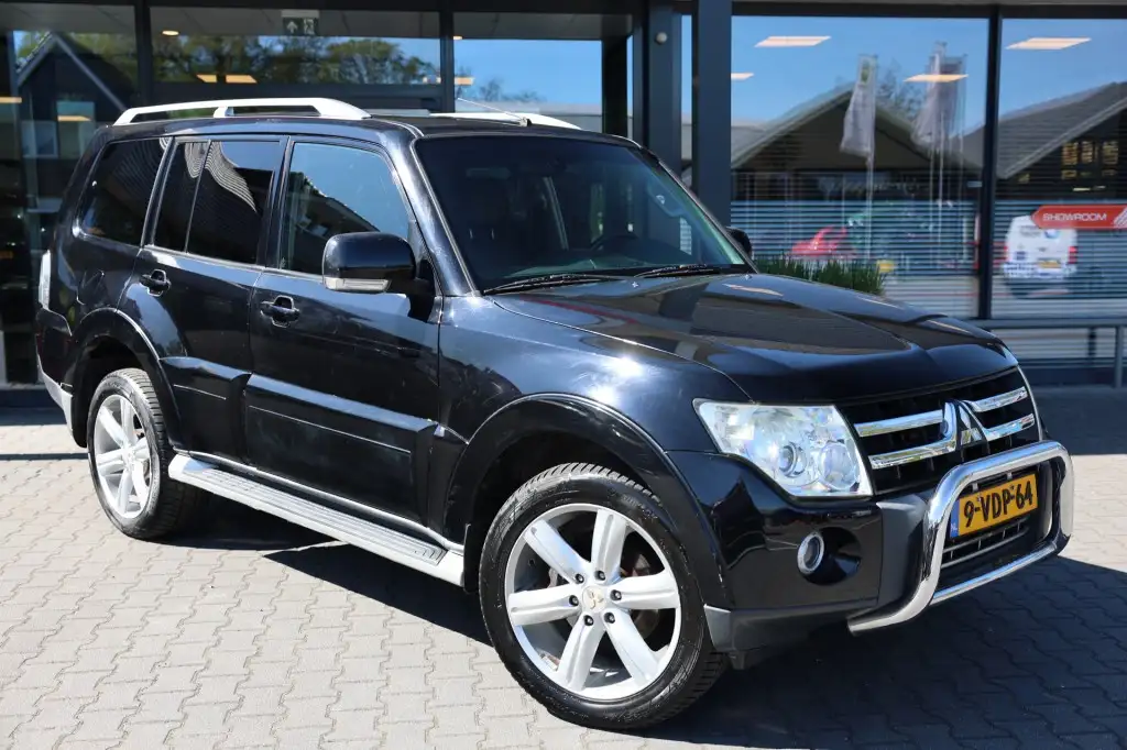Mitsubishi Pajero 2009 из Европы — купить под ключ