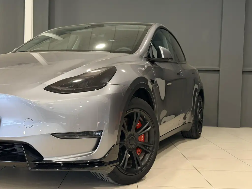 Tesla Model Y 2023 из Европы — купить под ключ