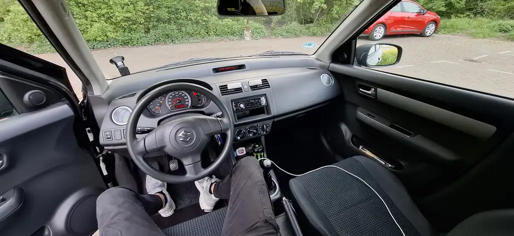 Suzuki Swift 2005 из Европы — купить под ключ