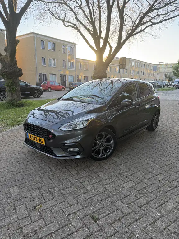 Ford Fiesta 2018 из Европы — купить под ключ