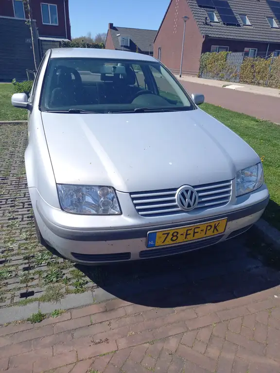 Volkswagen Bora 2000 из Европы — купить под ключ