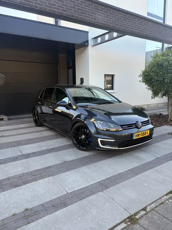 Volkswagen Golf 2015 из Европы — купить под ключ