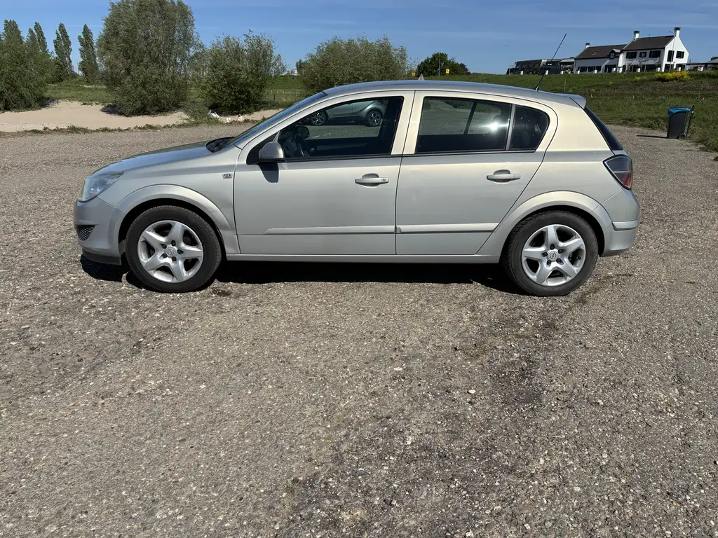 Opel Astra 2008 из Европы — купить под ключ