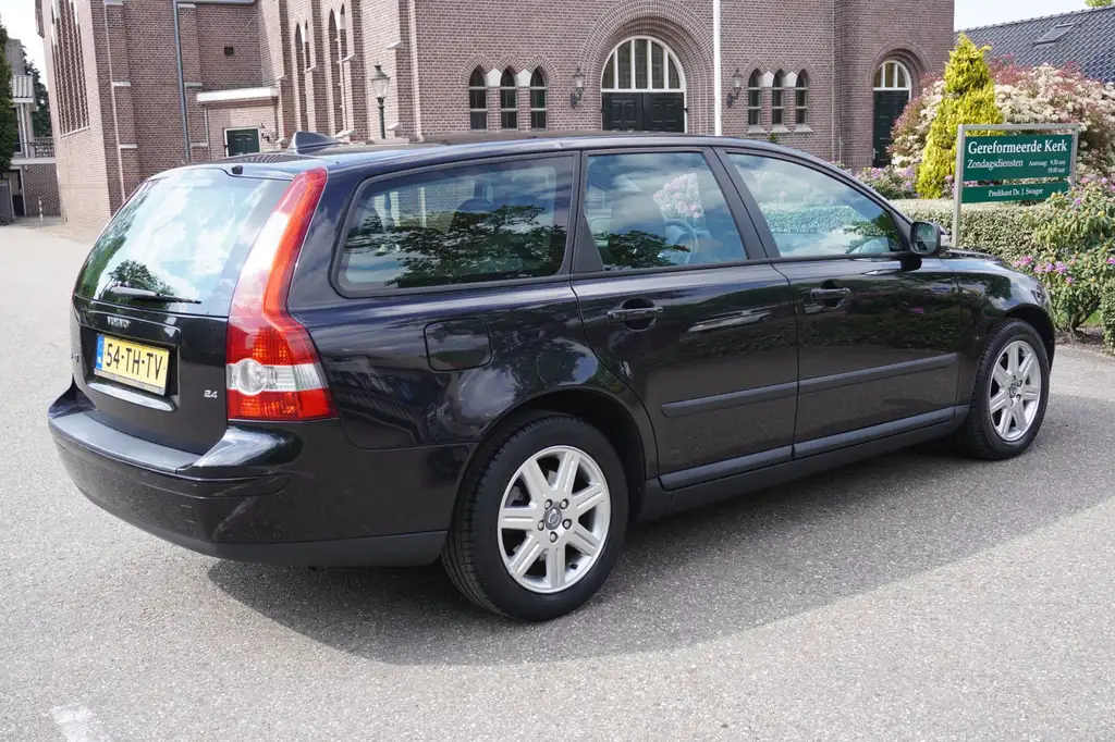 Volvo V50 2006 из Европы — купить под ключ