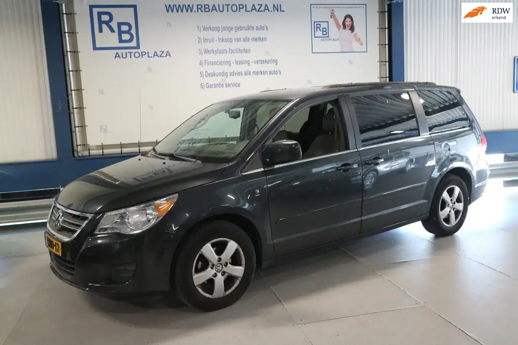 Volkswagen Routan 2011 из Европы — купить под ключ